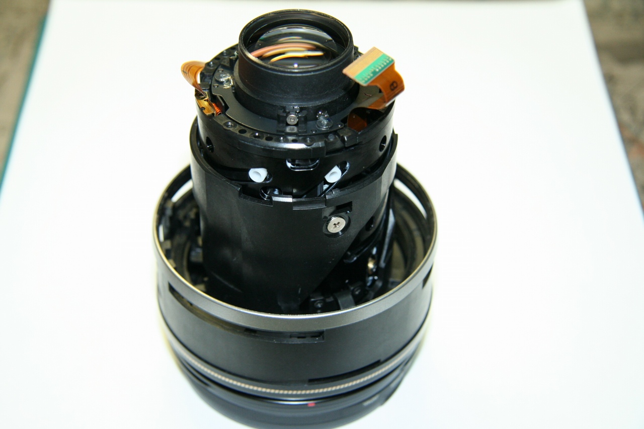 CANON レンズ EF-S 17-85mm IS USM AF focus hunting 修理メモ ピント迷い 回折 工作室